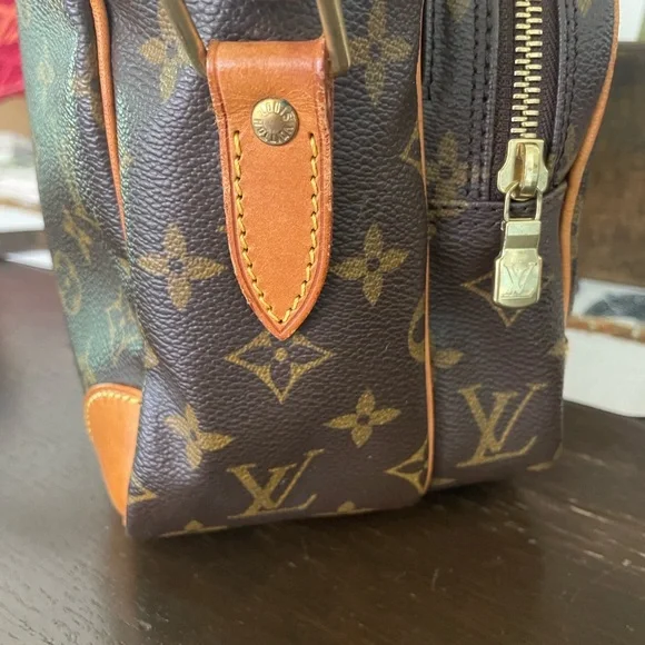 Louis Vuitton Brown and Tan Monogram Bag - Picture 5 of 16